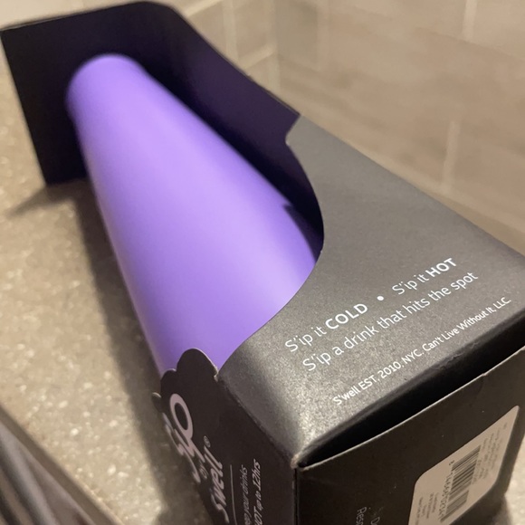 Gift ready Water Bottle for Hydration - NWT Gift Quality Purple Swell💦 - Picture 10 of 10